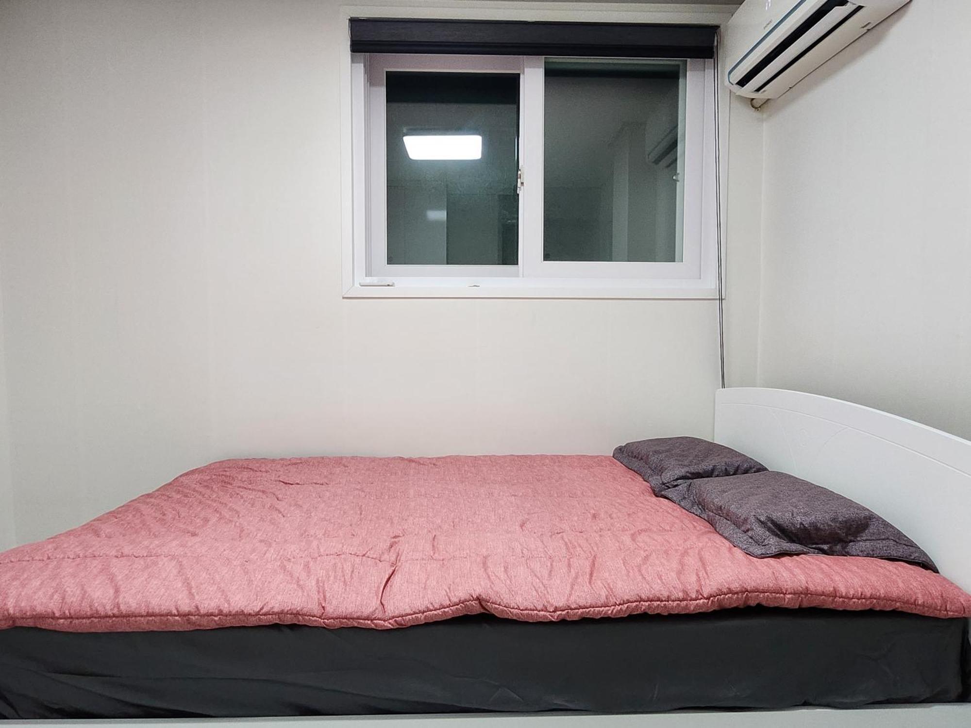 Apartment Affordable And Cozy Near Nakseongdae Station