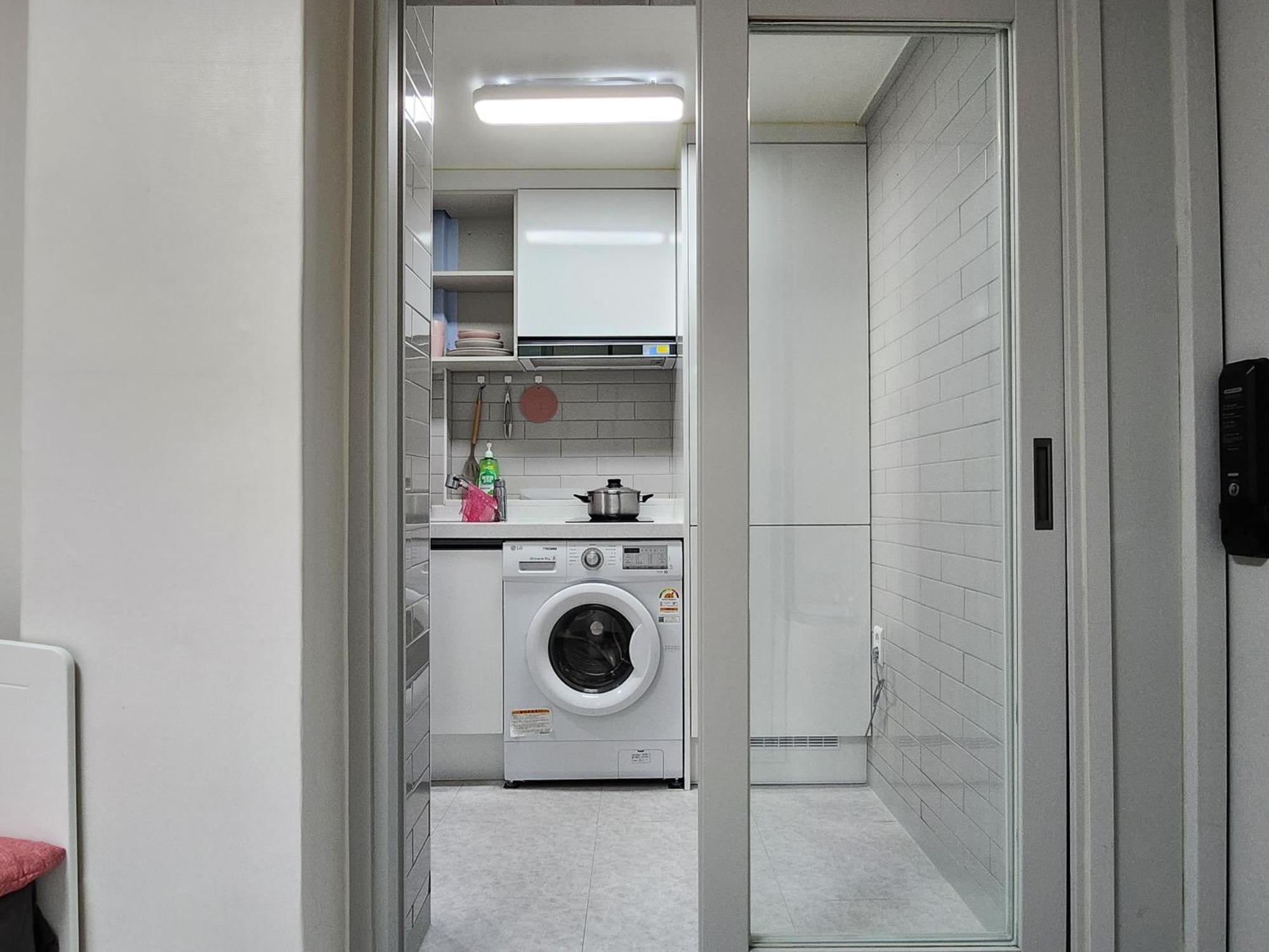 Affordable And Cozy Near Nakseongdae Station Apartment