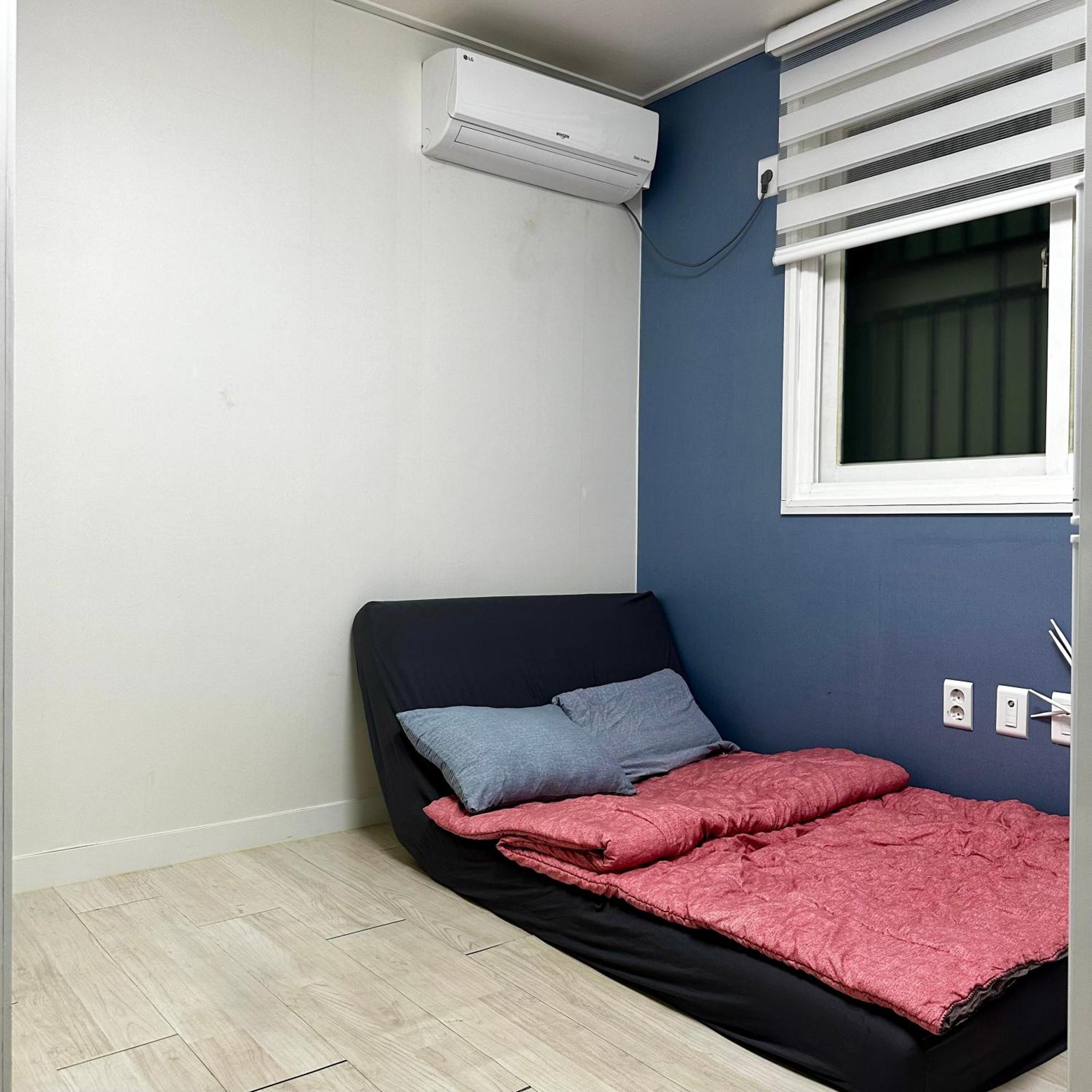 Affordable And Cozy Near Nakseongdae Station * Seoul