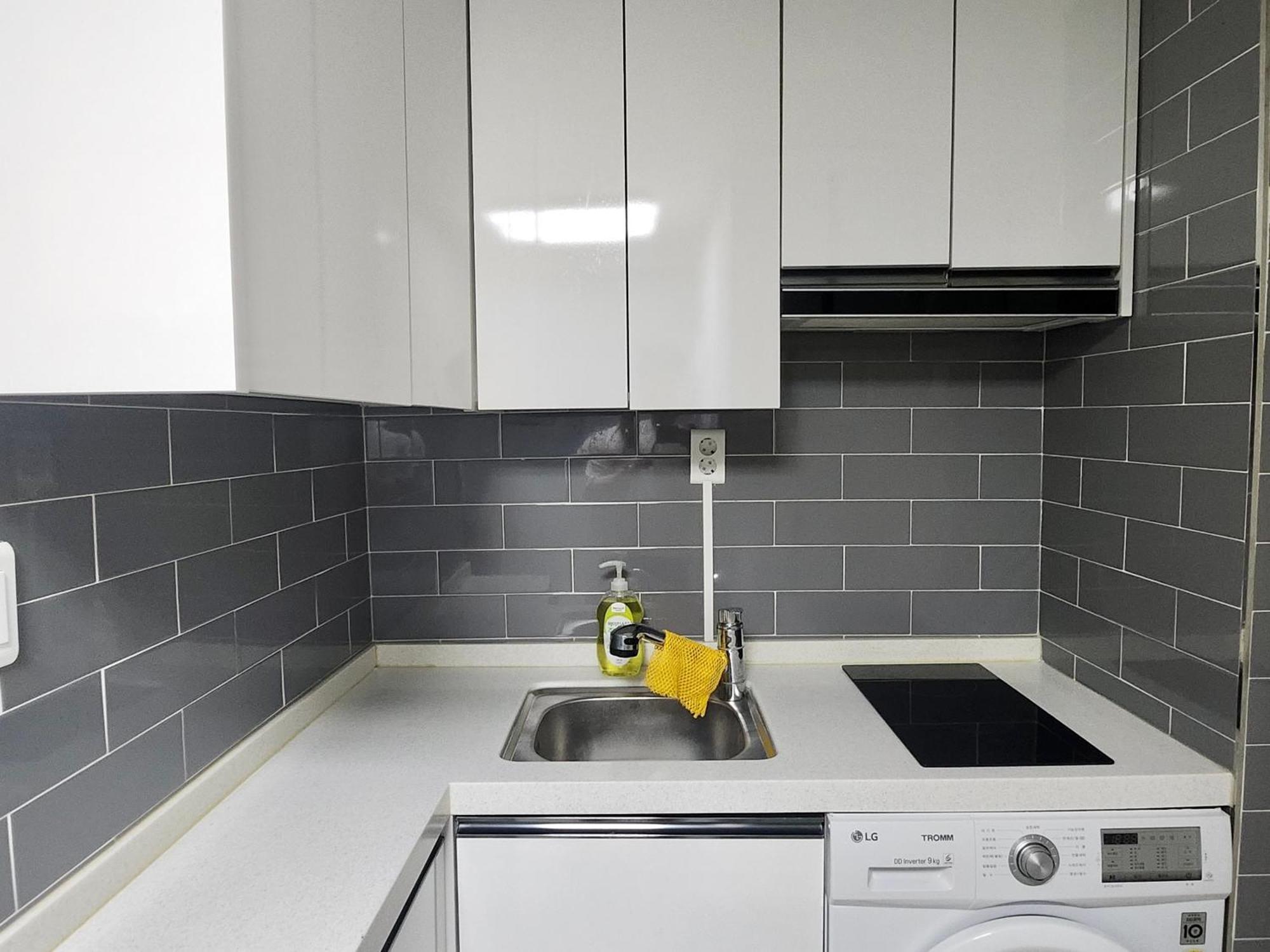 Affordable And Cozy Near Nakseongdae Station Seoul