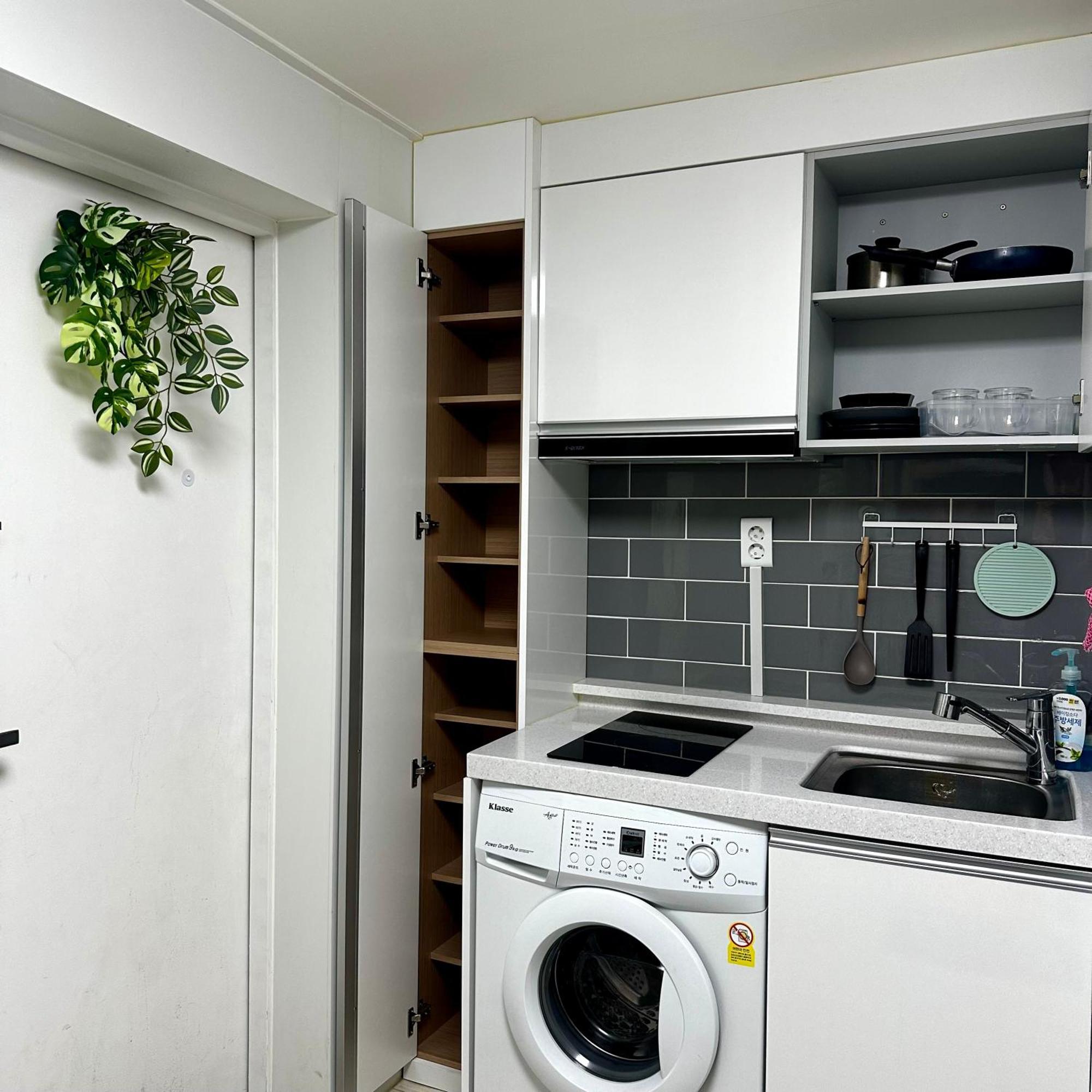 Apartment Affordable And Cozy Near Nakseongdae Station