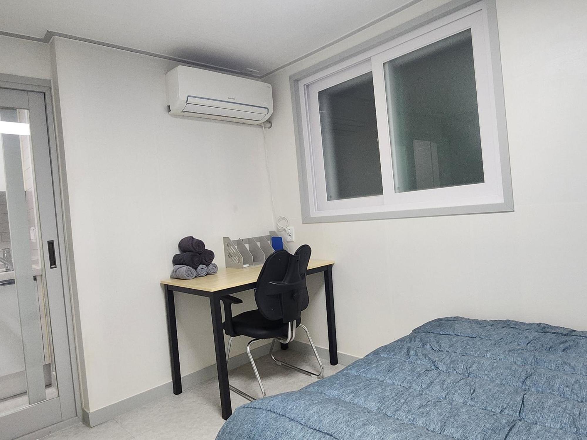 Affordable And Cozy Near Nakseongdae Station Apartment *