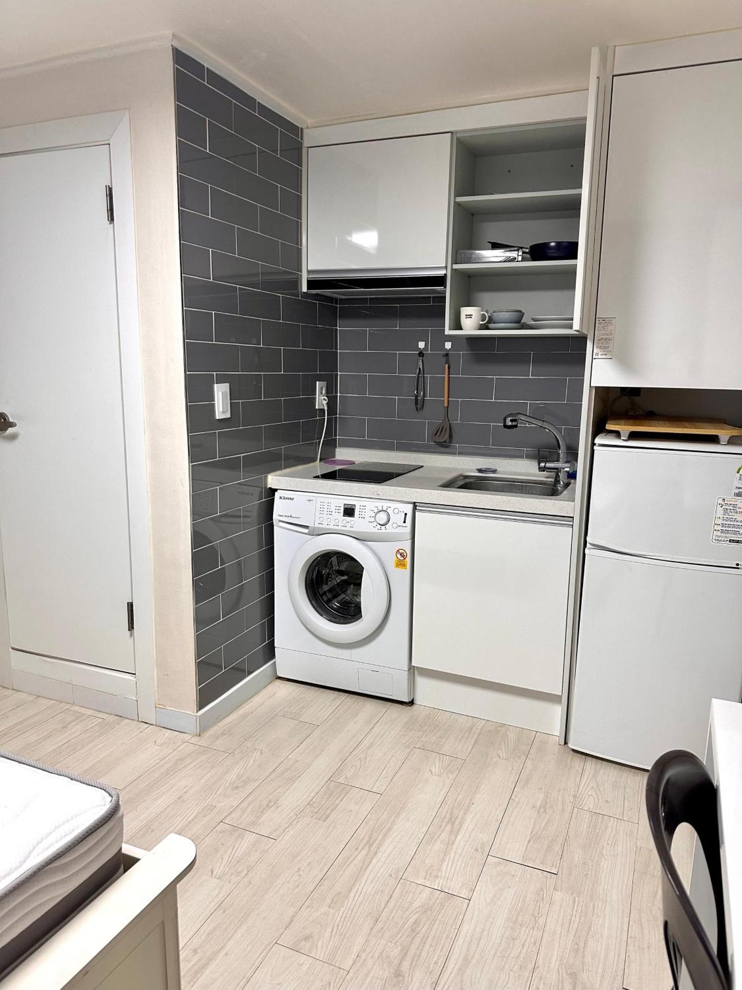 Affordable And Cozy Near Nakseongdae Station Apartment Seoul